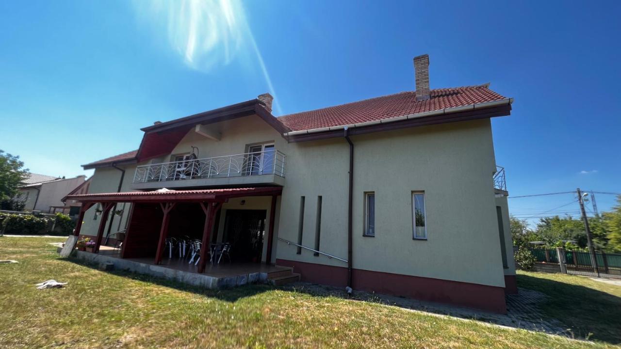 Villa Casa Vio à Timişoara Extérieur photo